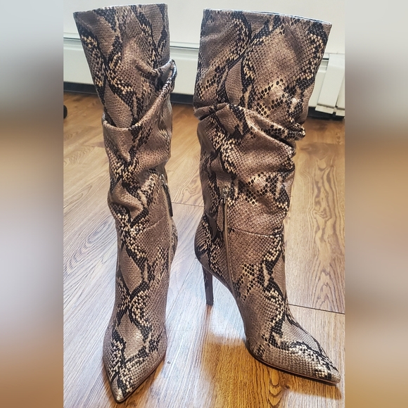 Boots - Picture 5 of 5